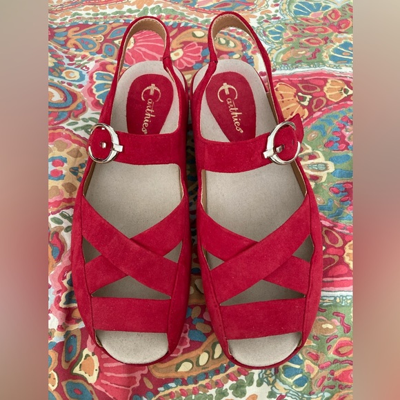 Earthies red suede sandal - gorgeous! Size 8.5 - Picture 1 of 3